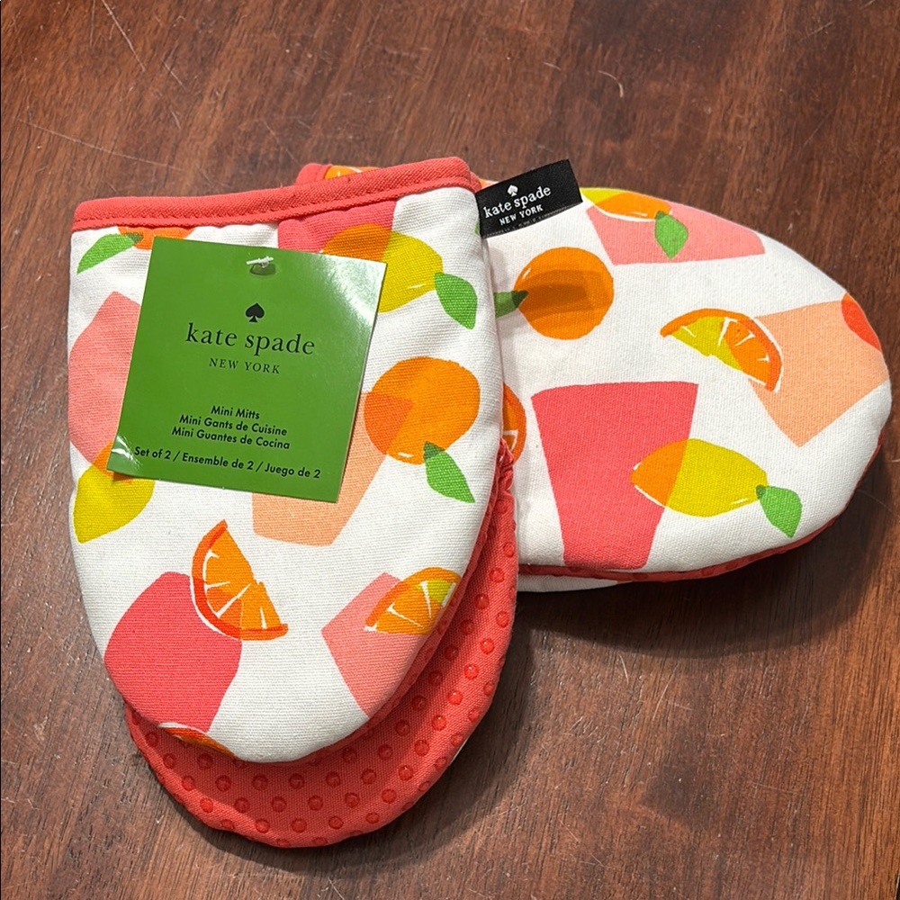 NWT Kate Spade Fruit Print Oven Mitts